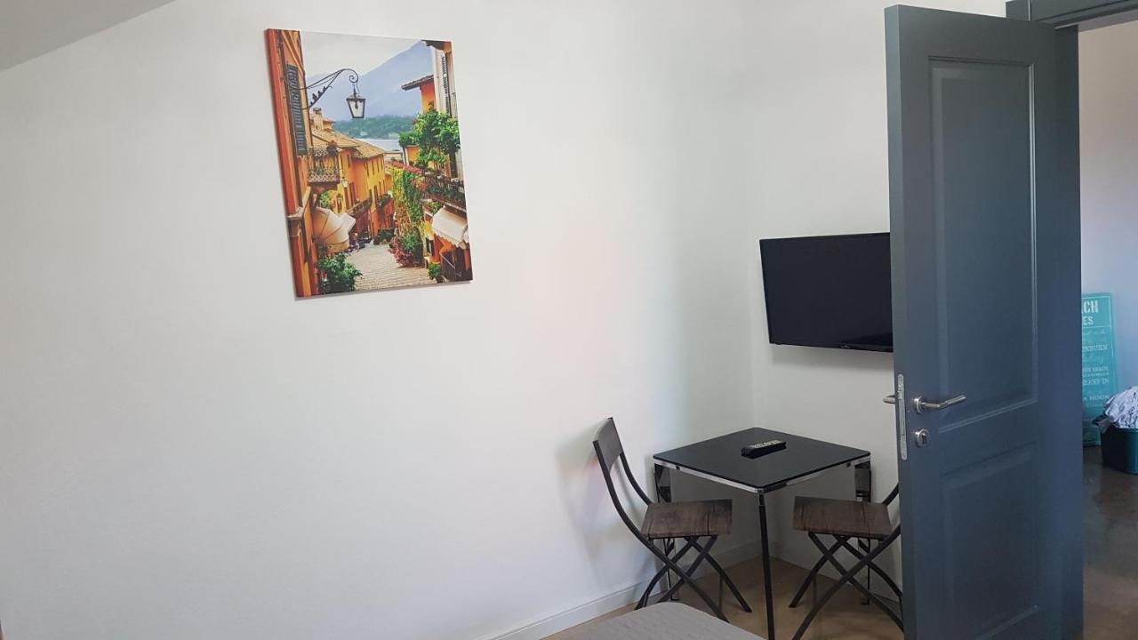 فندق Casa Magnolia Douăzeci şi Trei August المظهر الخارجي الصورة