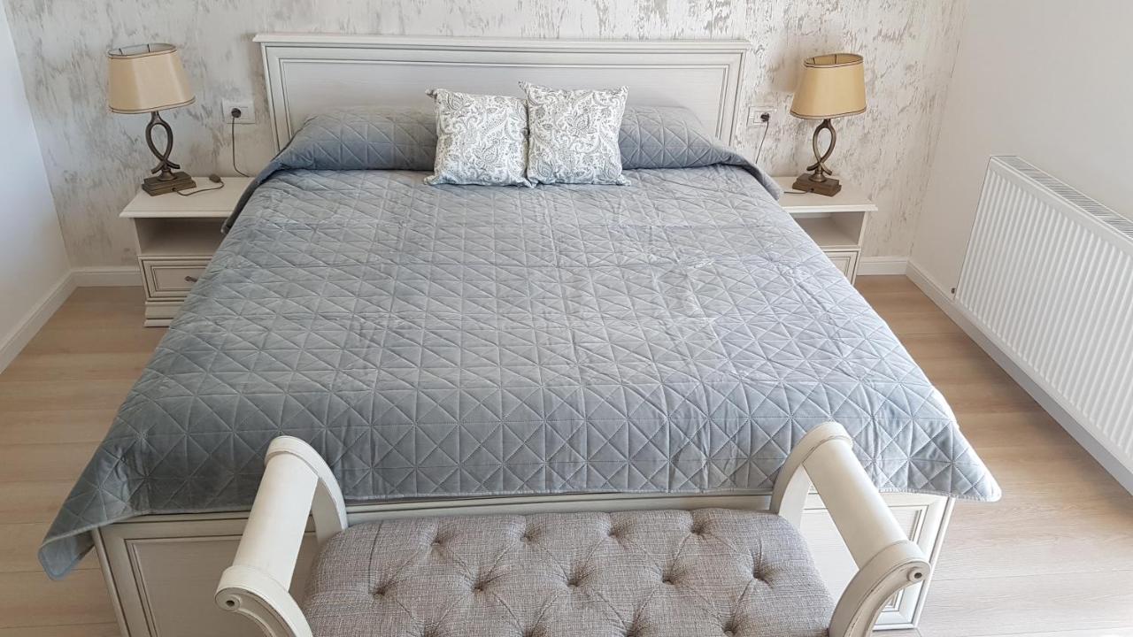 فندق Casa Magnolia Douăzeci şi Trei August المظهر الخارجي الصورة