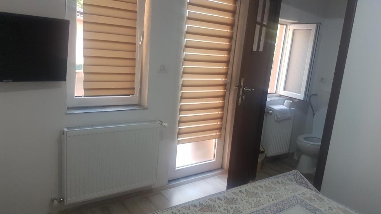 فندق Casa Magnolia Douăzeci şi Trei August المظهر الخارجي الصورة