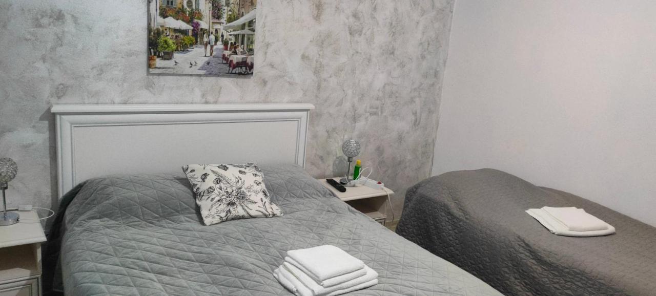 فندق Casa Magnolia Douăzeci şi Trei August المظهر الخارجي الصورة